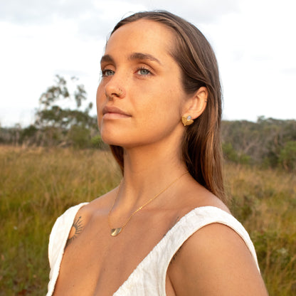 Sacred Dream Earrings: Gold minimalist earrings with a simple, elegant design, perfect as a gift for her or a stylish addition to any jewelry collection