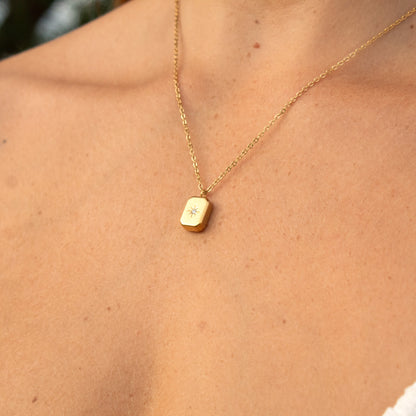 Gold star rectangle necklace with diamond
