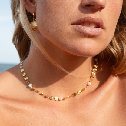Gold floral necklace with pearls