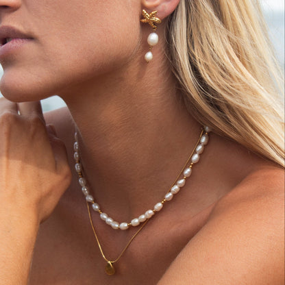 Divine Depths pearl necklace with starfish earrings