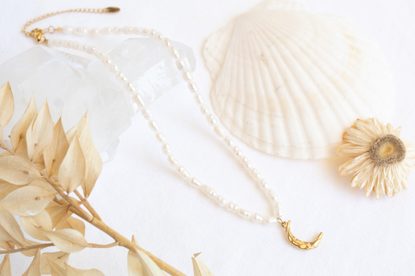 Luna Pearl Necklace