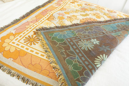 Happy Days woven throw blanket with floral pattern
