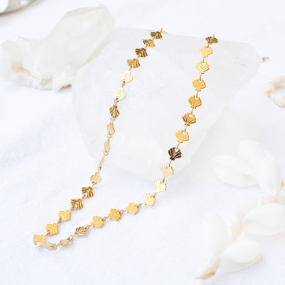 Mira Clam Necklace