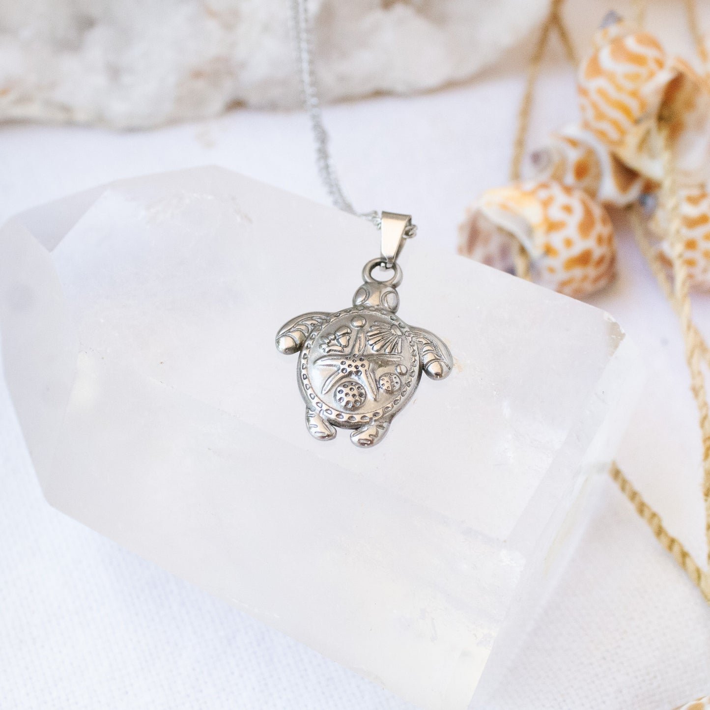 Silver turtle pendant necklace