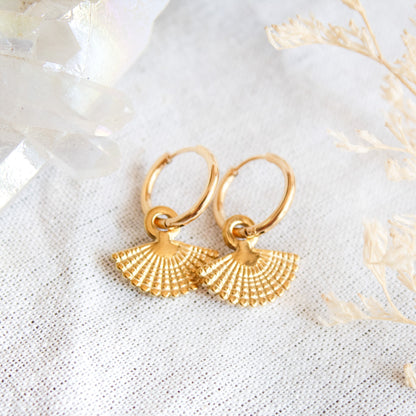 Gold fan hoop earrings